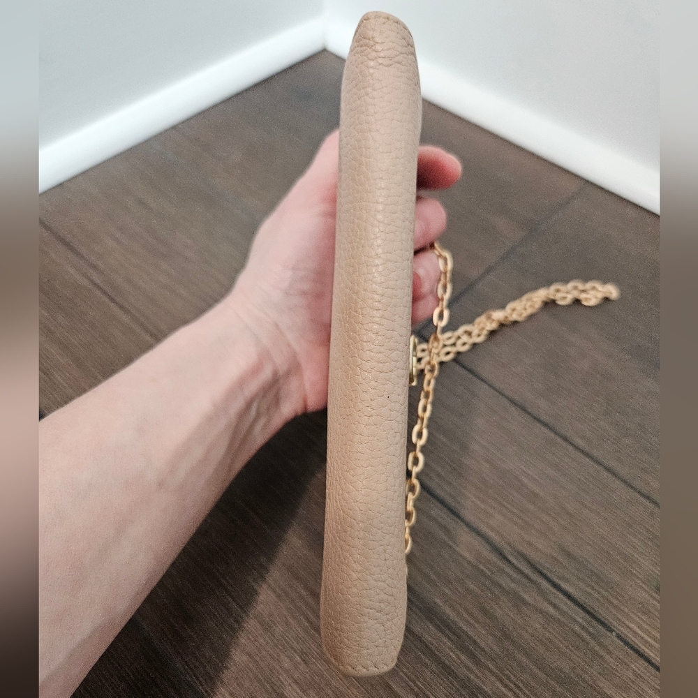 Salvatore Ferragamo Cream Wallet/Crossbody Chain Bag - Picture 7 of 16